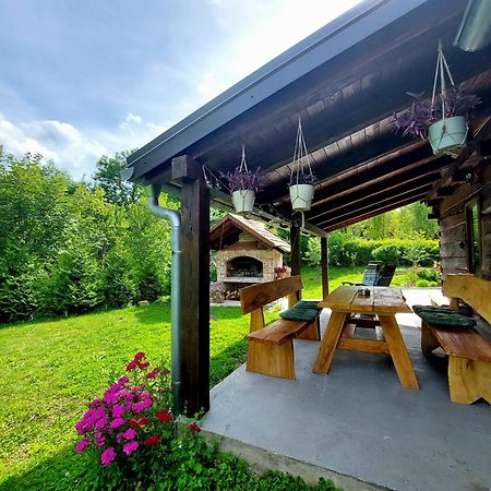 Holiday Home The Hive สลูน ภายนอก รูปภาพ