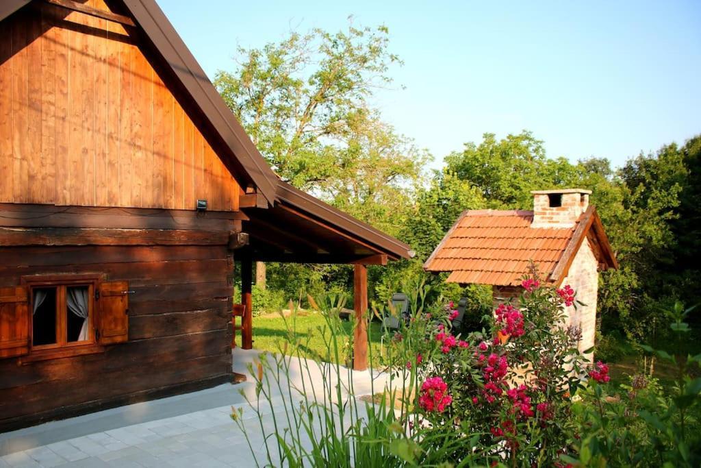 Holiday Home The Hive สลูน ภายนอก รูปภาพ