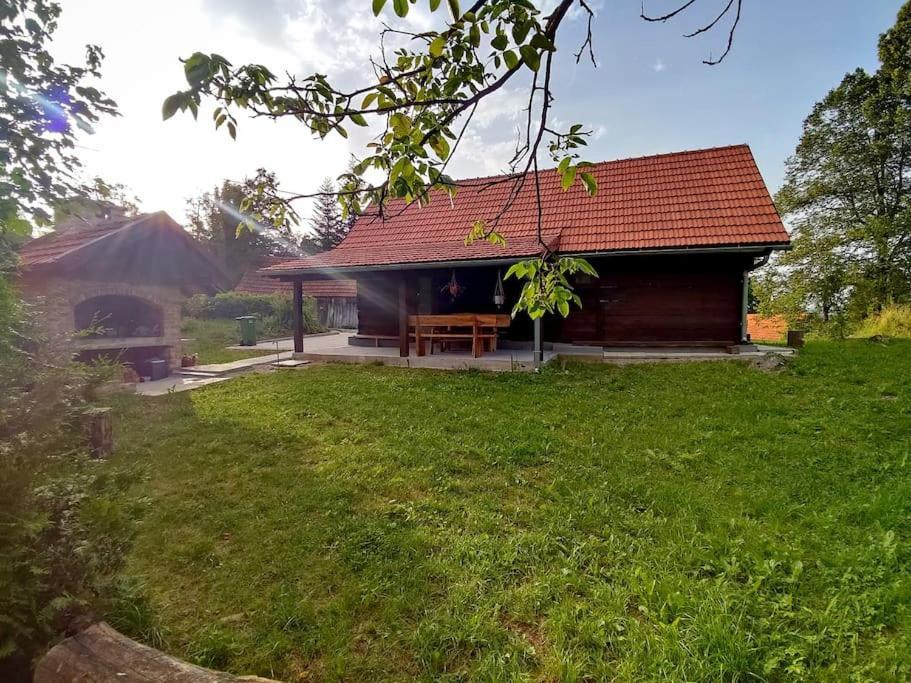 Holiday Home The Hive สลูน ภายนอก รูปภาพ