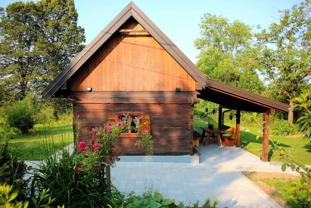 Holiday Home The Hive สลูน ภายนอก รูปภาพ