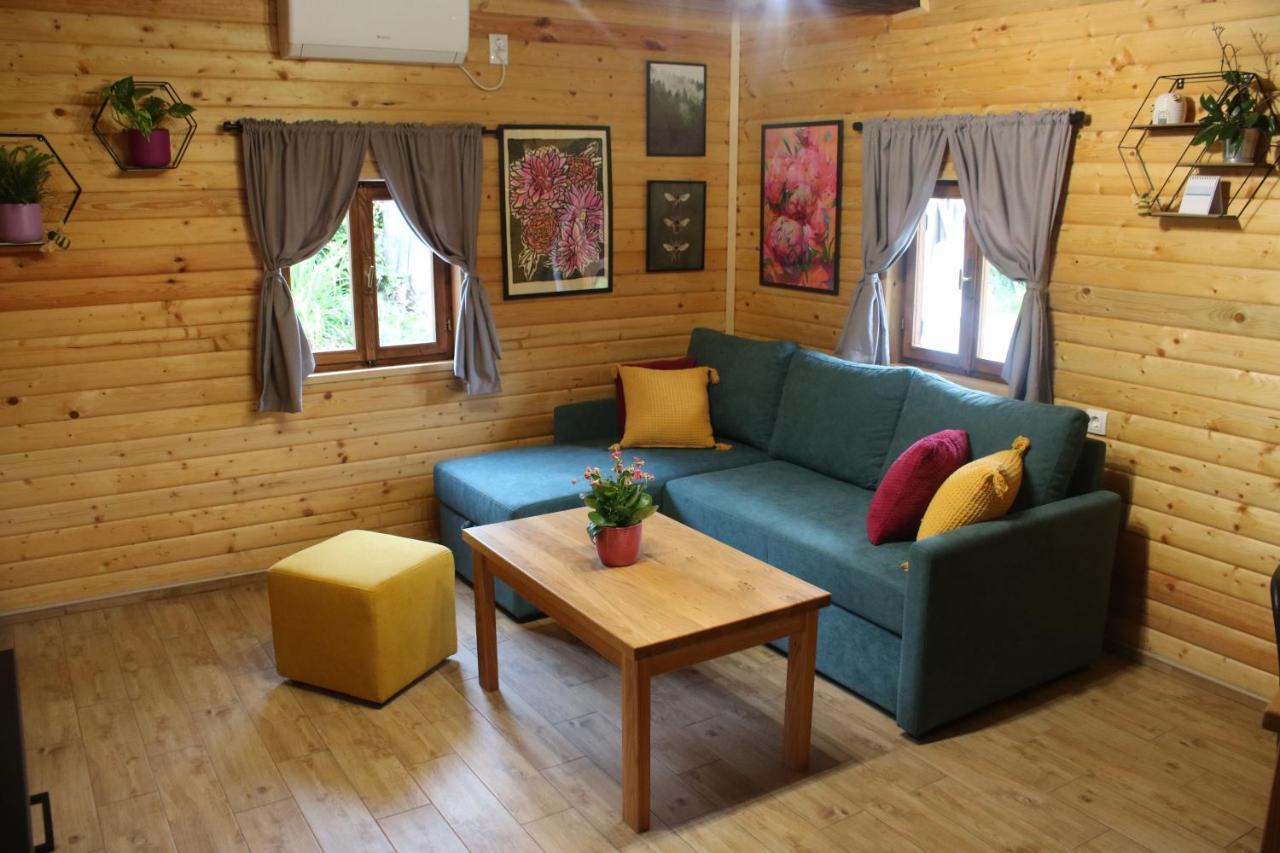 Holiday Home The Hive สลูน ภายนอก รูปภาพ