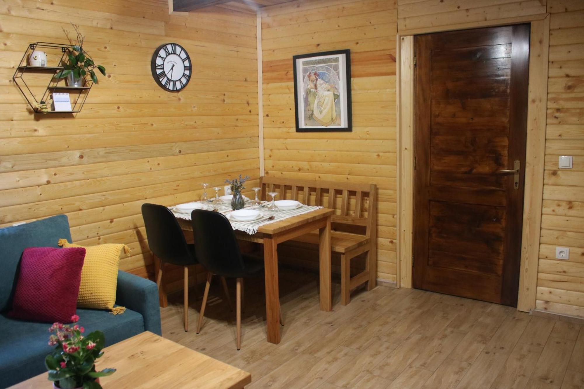 Holiday Home The Hive สลูน ภายนอก รูปภาพ