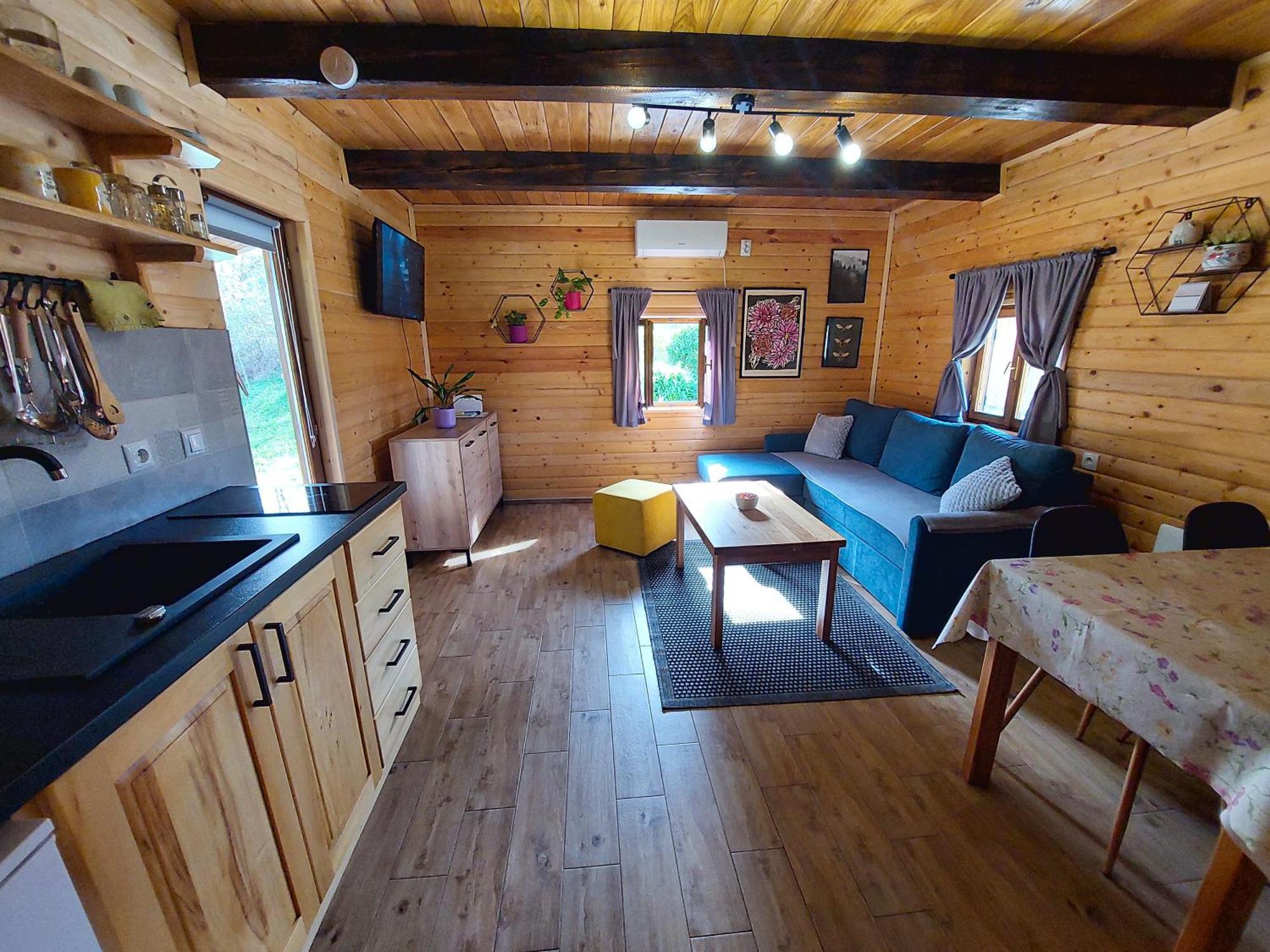 Holiday Home The Hive สลูน ภายนอก รูปภาพ